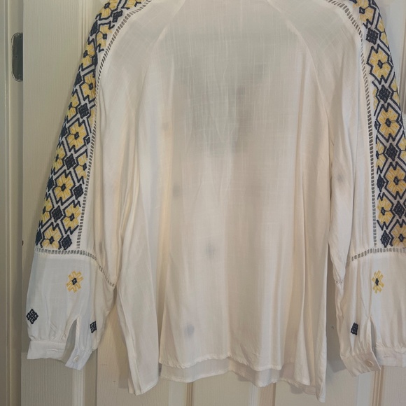 Embroidered blouse - Picture 2 of 2
